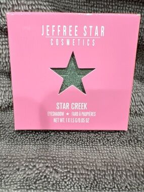 Jeffree Star Pink Compact Packaging